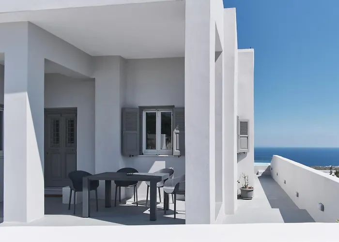 Dali * Fira (Santorini)