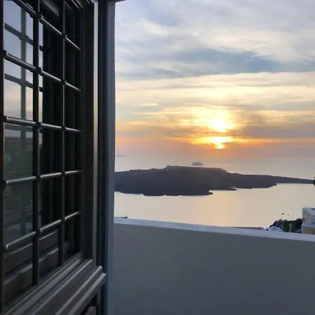 Dali Danae Fira (Santorini)