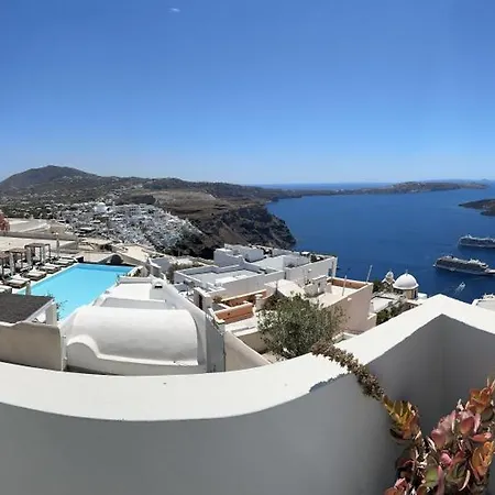 Dali Danae Fira (Santorini)