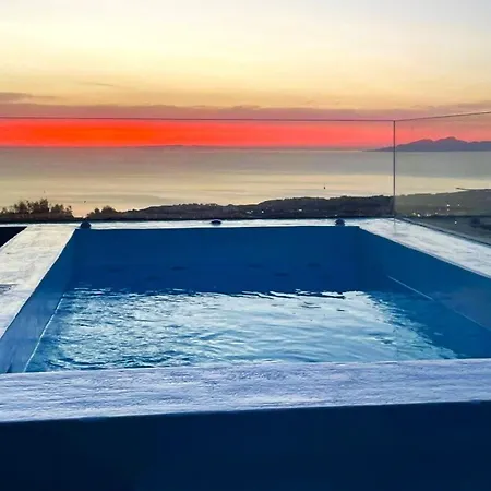 Dali Danae * Fira (Santorini)