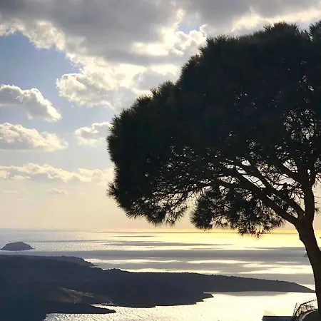 Dali Danae Semesterbostad Fira (Santorini)