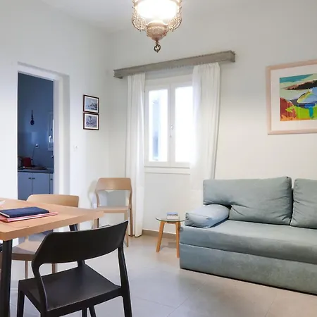 Dali Danae * Fira (Santorini)