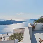 Dali Danae Fira (Santorini)