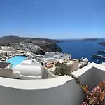 Dali Danae Fira (Santorini)