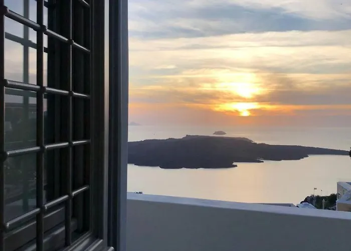 Dali Danae Fira (Santorini)