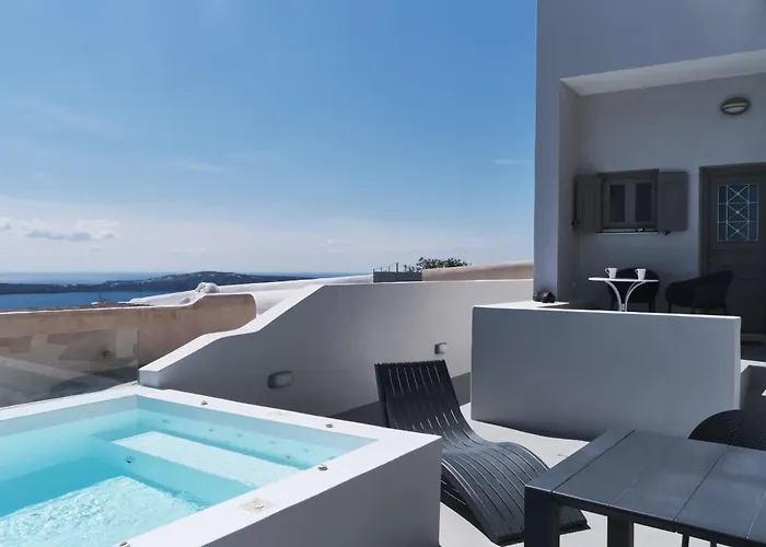 Dali Danae Fira (Santorini)